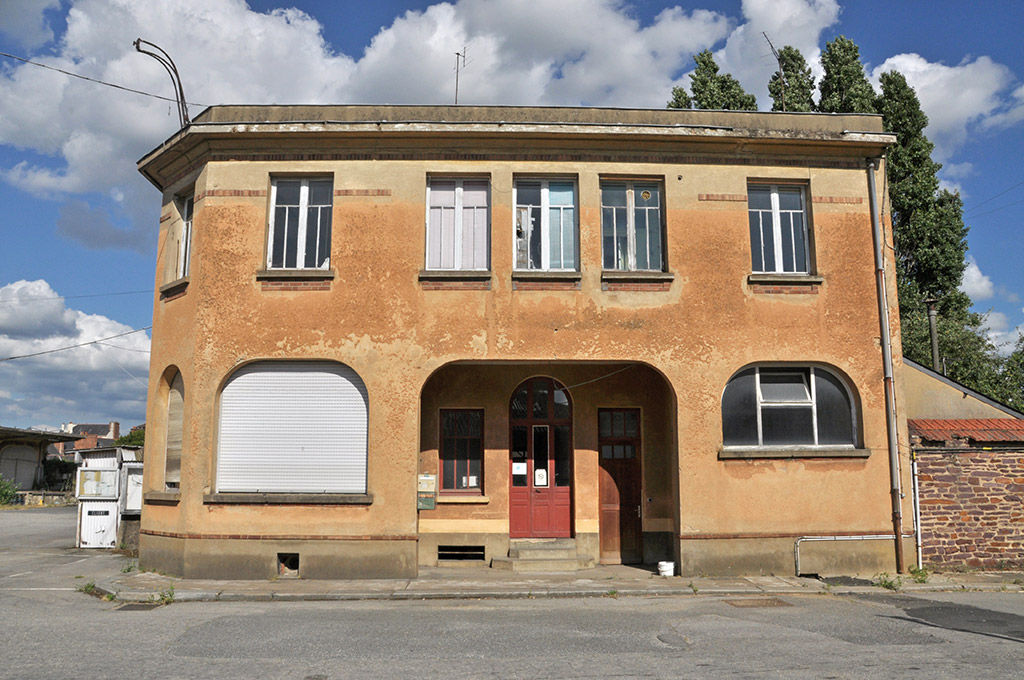 Bâtiments des anciens entrepôts Logeais-Jamin, rue de Buféron, 2013. Cliché R. Godard.